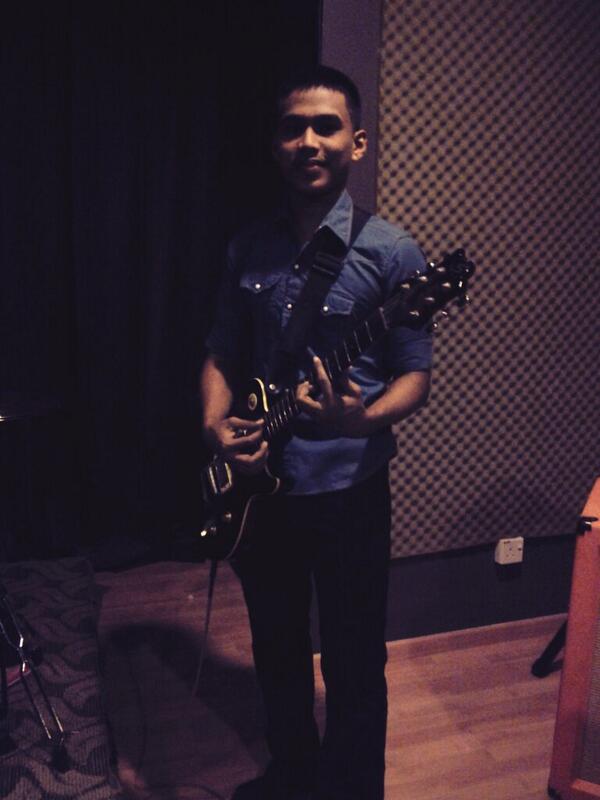 Rythm guitarist :)