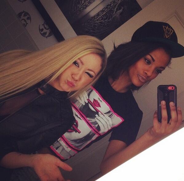 Jada5Starz's tweet photo. @Jada5Starz: We out here! #slayda #SlimAndJadaTakeChicago @alexandriarice_ heading to meet #squad @Saint_tgb http://t.co/cjDd5OlBZZ