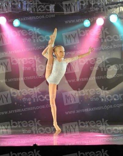 PerffDancers's tweet photo. Day 10 favorite tilt: Jaycee Wilkins tilts/extensions are amazzzzing http://t.co/Du8DIk5ahK