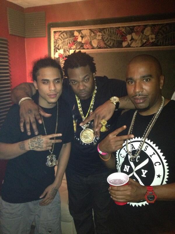 RealCityboydee's tweet image. City Boy Dee @BustaRhymes &amp;amp; @noreaga @ciphasounds @HazardisSoundz  chillin in tha studio #CB #GB #HitHouse