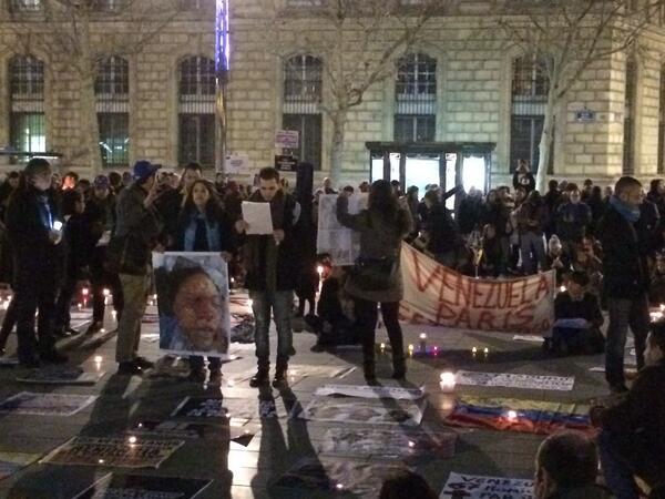 Kandevial's tweet photo. @liliantintori desde París con ustedes, en la Unión está la fuerza ! http://t.co/IXcdOSVG0h