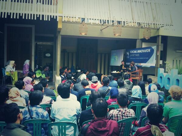 Alhamdulillah lancar acara <a href="/bdg_SIC/">bdg_SIC</a> hari ini. Ratusan peserta, berjuta inspirasi! Semoga berkah :)