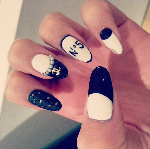 CLoCloBabyBee's tweet photo. @absolutelynails thank you xxxxx  #Chanel #ChanelNails http://t.co/sWvWRA3yNq