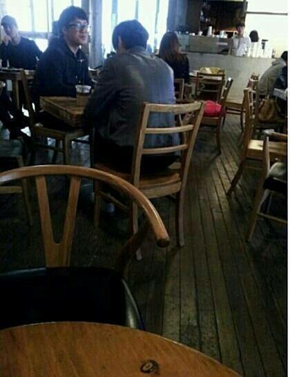 AMIRAvers's tweet photo. "@FluffyFox: Luhan ... today. Went out ... again. http://t.co/WoAf38nynk"