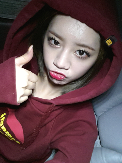 BhJsZiCCIAI7Zoy.png:large