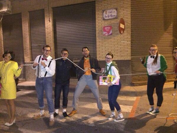 Esto no es ni medio normal. #AlSalirDeClase