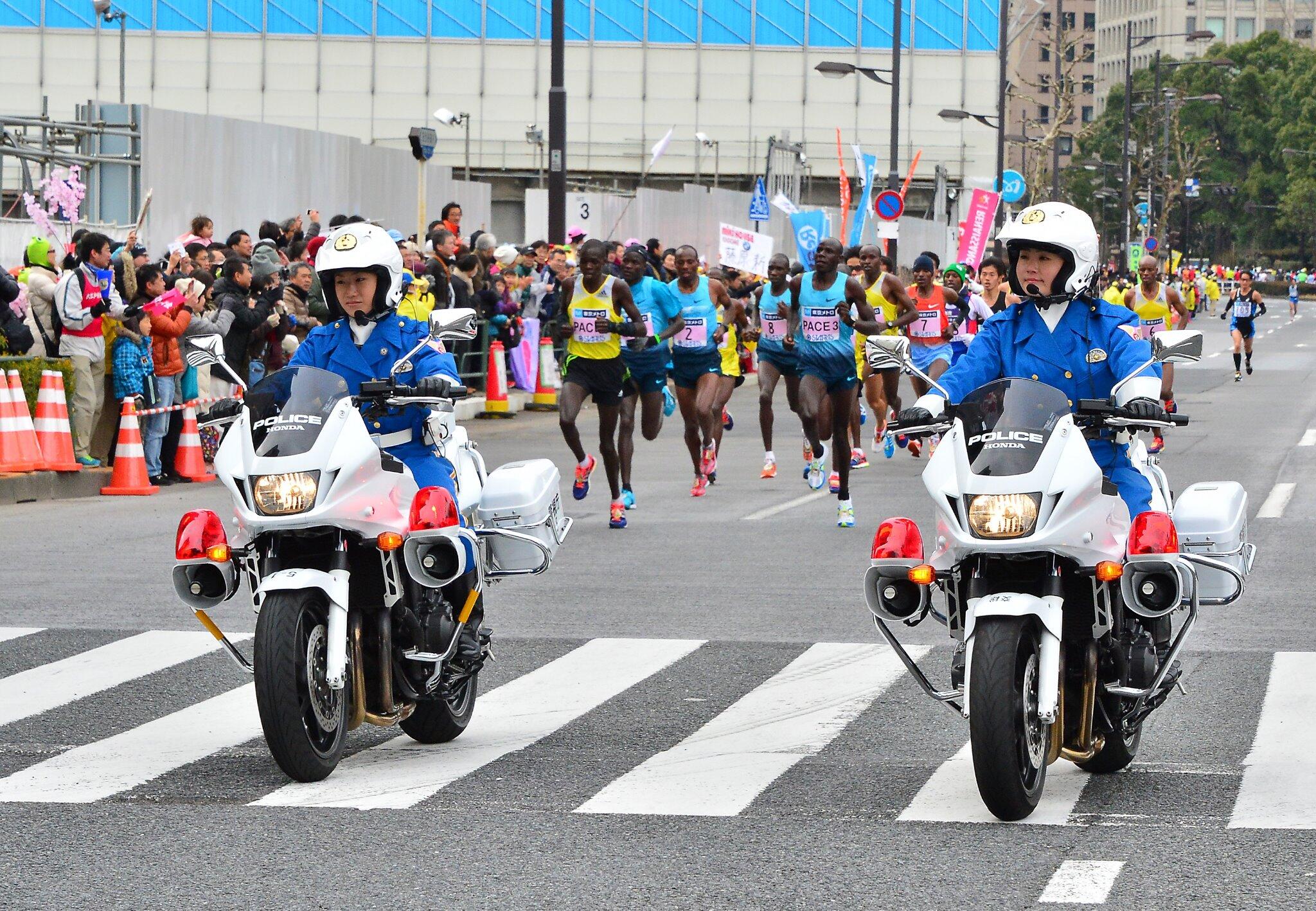 東京 マラソン コース 間違い 白バイ