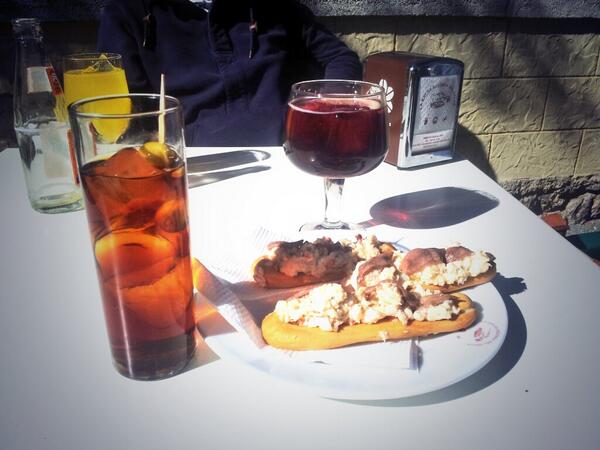 nhoa81's tweet photo. Disfrutando del solecico en el monte con @pakikofse y @marss900 http://t.co/BDryCS3Wui