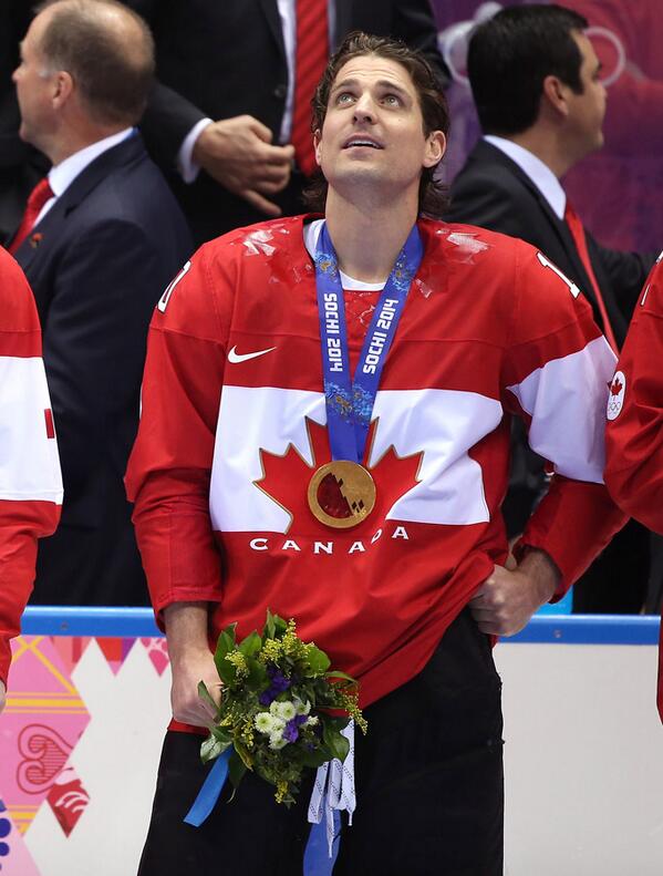 NHLBlackhawks's tweet image. Something new for @10PSharp's resume: Olympic gold medalist. #Sochi2014