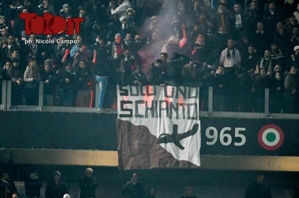 Juventus, striscioni contro la tragedia di Superga nel derby (FOTO) 37 BhL N56IUAANDwb