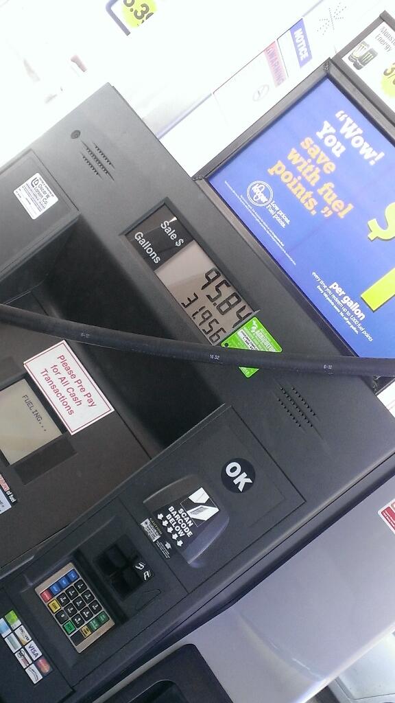 lauren_kay16's tweet image. I have a love hate relationship with driving a truck. #notevenfull