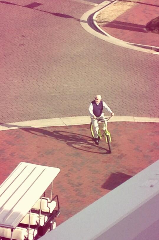 lexielou95's tweet photo. Oh hey Nido 🚴 http://t.co/nDcAxBi60l