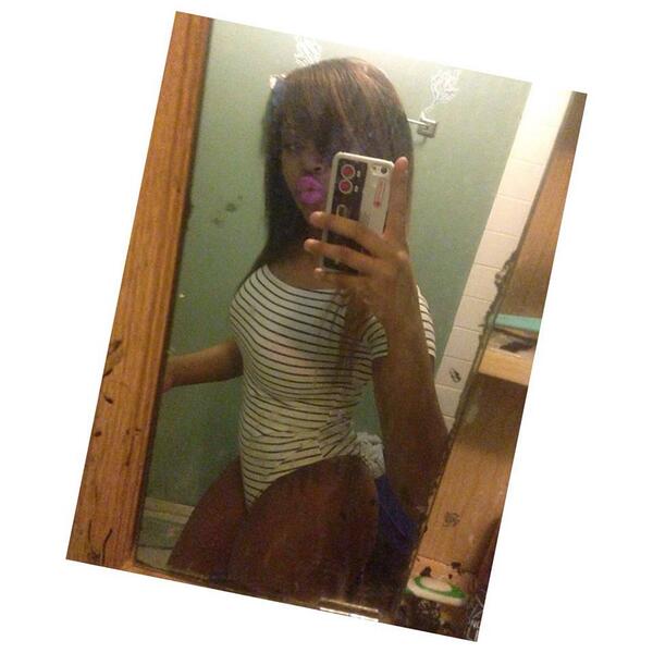 prettytalija's tweet image. Lil Thick Ass All On His Mouth Like Liquor.