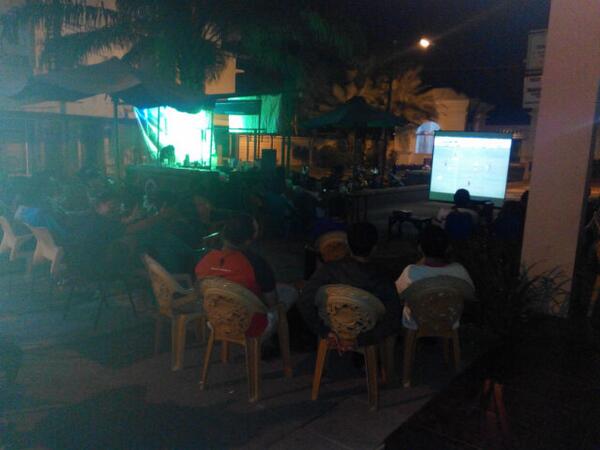 radensusilo's tweet image. “@MIsezSidoarjo: Nobar ala #Mlinjo at street cafe @ciwalksidoarjo http://t.co/ElPE3DgF3m” thanks for coming