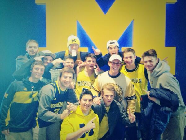 JohnHaesler's tweet photo. #LiveFromCrisler #GoBlue http://t.co/kfxhrhNCJb