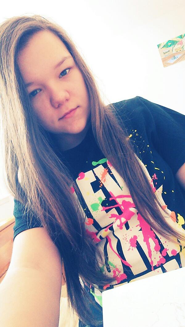 Gawronska_A's tweet image. Doin some homework on a Sunday noon ^.^ #homework #SelfieSunday #ihatehomework