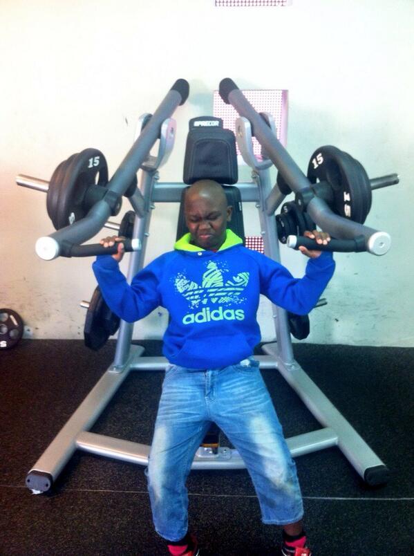Carlos_mlg_'s tweet photo. Dominguito de entreno con el bicho!!jajaja creo q se le han quitado las ganas d decirme "Carlo llevame a gym" xD http://t.co/z8VP2mrM47