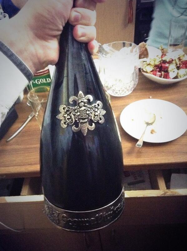 halone1355's tweet photo. Если пить то только такое http://t.co/dUaj4yXeP4