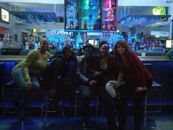 FhHines's tweet photo. Nothing but peace and that's family http://t.co/oalFhbAQy3