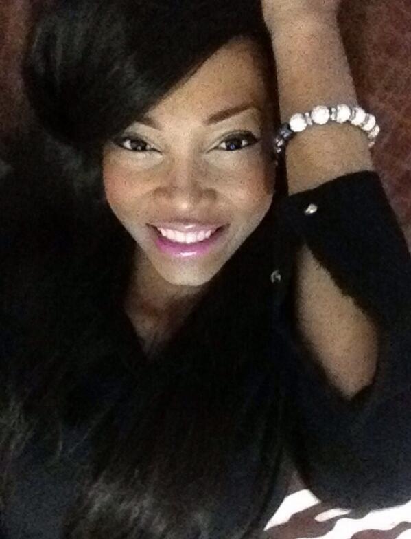 PostBadCameroon's tweet photo. Olala qu'elle est belle *__* #PBC #Team237 #PostBadCameroonian http://t.co/vKAhH4WA4W