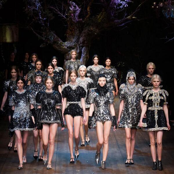 harpersbazaarus's tweet photo. Dolce &amp; Gabbana blurred the lines between history and fairy tale for fall: http://t.co/9rWeRKelAB http://t.co/fv2HGVW5PT