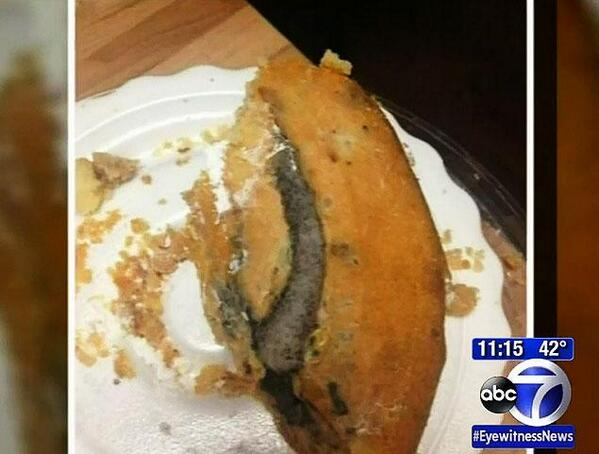 itskac's tweet photo. Here's another pic+vid of the #ratcake WITH THE RAT for ppl that don't believe me.lol #ratcake http://t.co/lQOzzy6VVT http://t.co/9Yhvq8j8L5