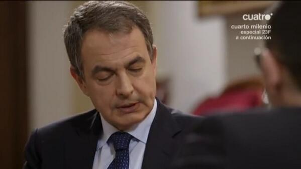 davidgua_eth's tweet photo. Viendo en el camerino #viajandoconchester , grande @ristomejide #modofanon http://t.co/K4776lwIer