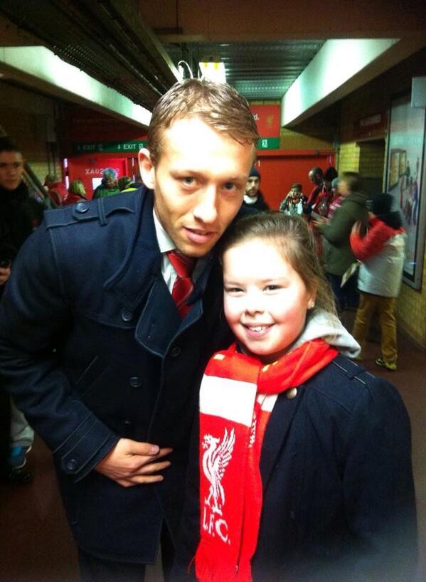 JustinGreendog's tweet photo. @LucasLeiva87 cheers for havin a pic today with my daughter, u made a little girl really happy!!!! http://t.co/U6mz7sVIsL