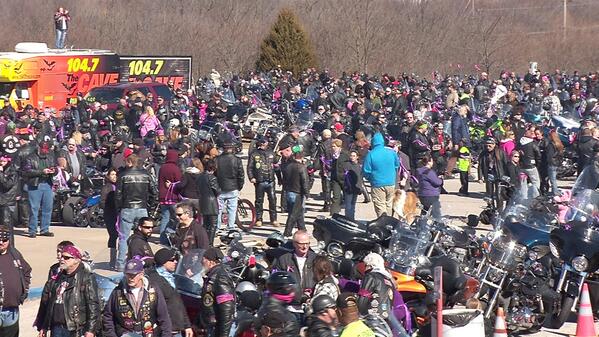 ksprnews's tweet photo. 1,500 motorcyclists register, many more take part in Ride for Hailey. #rememberinghailey http://t.co/0G8f05A4a5