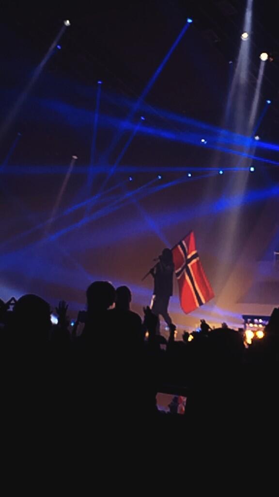 Heleneurdal's tweet photo. Such an incredible night!!! Thank you For making it Perfect @30SECONDSTOMARS #MarsInOslo #LoveLustFaithDreamsTour http://t.co/oz9tpiFnFB