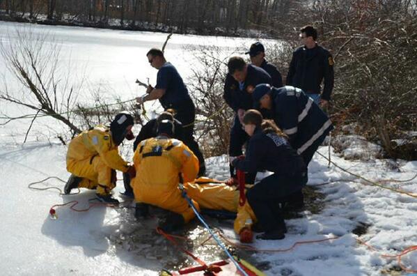 WarrenFireRI's tweet image. Firefighters and EMS personal packaging up a patient at the ice water drill #Warren #WarrenFire @eastbayri