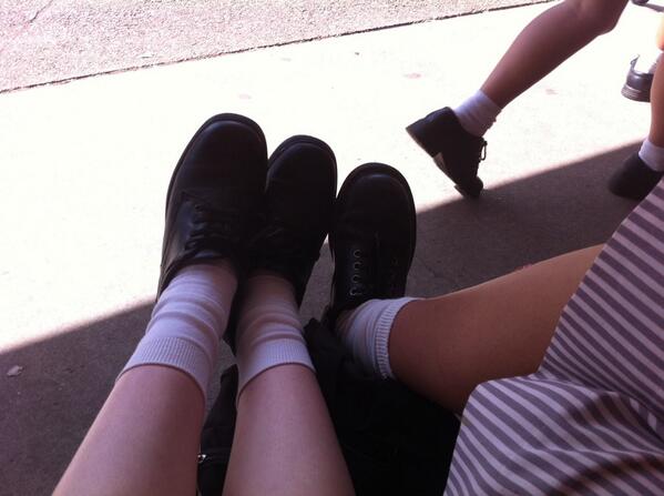 KSheathes's tweet photo. @AnselElgort what's ur shoe size?? ;) #nofilter http://t.co/h8MqJ4fQWt