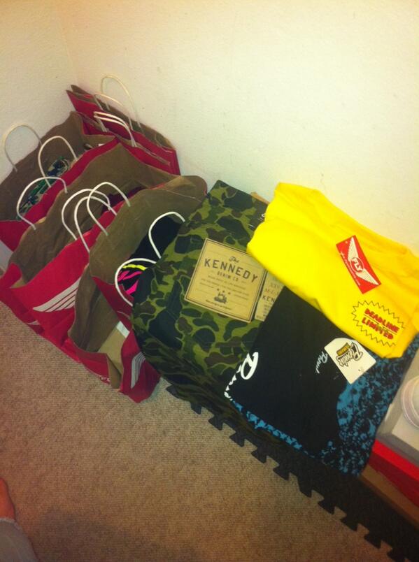 zachlaux's tweet photo. Honestly thank god for @flystreetlife 🙏🙏🙌💵💵 http://t.co/jNIrtFqj82