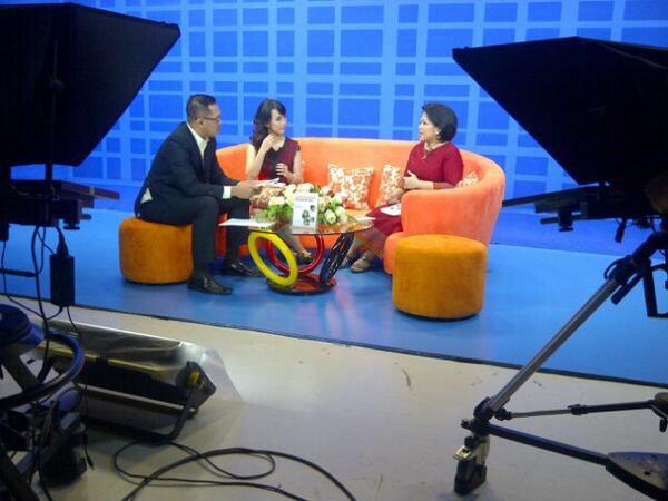 15 menit per hari bacakan buku pada anak. #TalkShow #SuccessfulParenting <a href="/GMI_MNCNews/">Good Morning INDO</a> <a href="/MNCNewsChannel/">MNC News Channel</a>