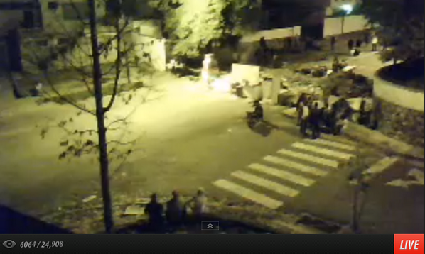 AnonymousVene10's tweet photo. "Situación irregular en las adyasencias de la residencia del General Vivas según informan 11:18 pm #23F http://t.co/rKsJYOqwUO #Tachira"