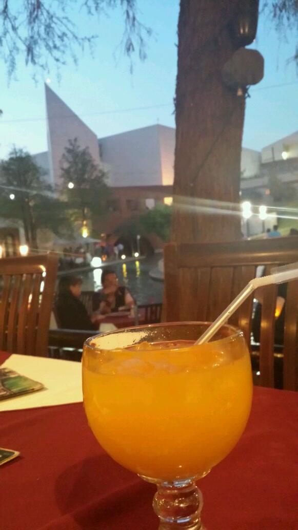 eddievar3k's tweet image. Still enjoying my G-ma's homeland. Great scenery, and great drinks for a Sunday evening. #stilldrinking #beenfree