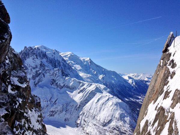 jonnylazuly's tweet photo. Fantastic day in the Alps. Looking at one of the highest mountains in Europe! http://t.co/3QOr5EsZhI