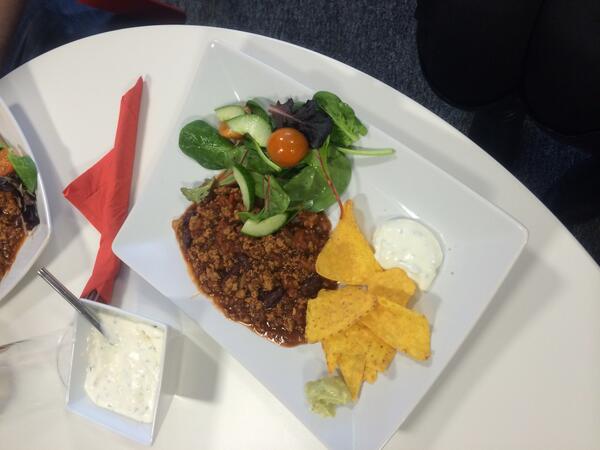 WiredOrtho's tweet photo. After working hard treatment planning their own cases all morning, the Housemates are rewarded with Chilli for lunch! http://t.co/TjiyOkbfH8