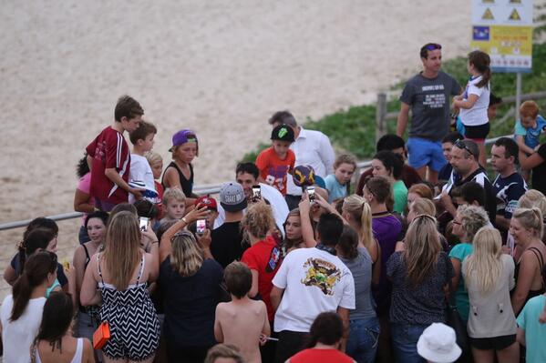 storm's tweet photo. Where’s Billy? Plenty of fans here in Maroochydore eager to meet our fullback #purplepride http://t.co/WfWoMlmDAO