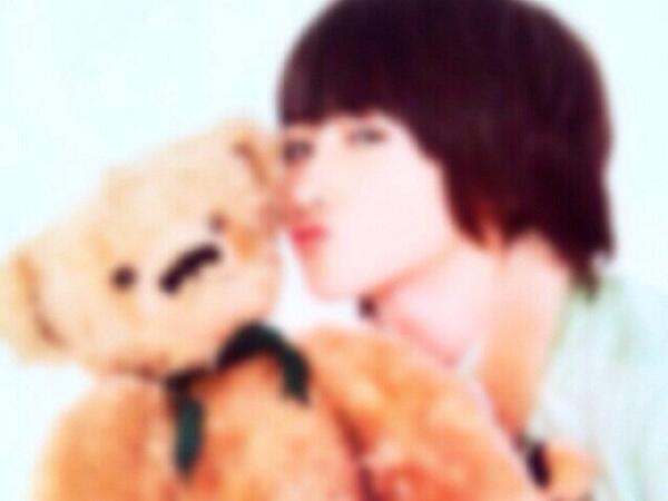 ___mrus_x330's tweet photo. .

.

　　　　　　SZ　　▶︎　　最年少

　『　　僕 と 一緒にくまさん

　　　　　ぎゅ - 志氐 寝據　?　　』

　　　　Ｒｔ

　　　　　　　　⇘⇖

　　　　　　　　　　　　逢

.

.
ㅤ http://t.co/hCRxJceib7