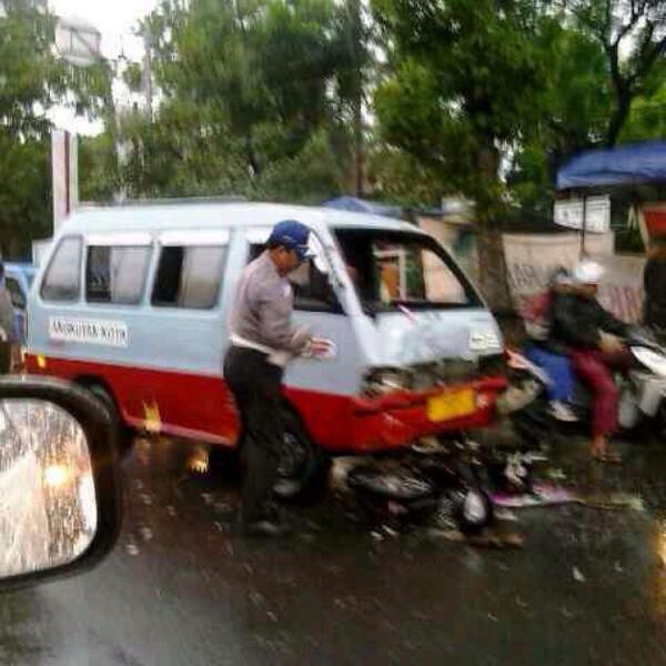twiitaji's tweet photo. tragedi :)) http://t.co/dHxuqPa7jO