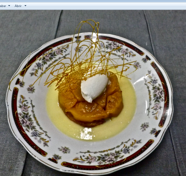 ElBarrioChris's tweet photo. Hoy te presentamos un despampanante Tarte Tatin de piña colada, ¡Agrégale dulzor a tu día! #Platodeldía http://t.co/jKbB6pIoPw