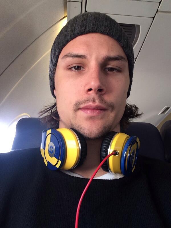 ErikKarlsson65's tweet photo. Omw back to Ottawa. Had such a good time at the Olympics. But excited to come home again and play some more hockey. http://t.co/wvMUsYl5f6