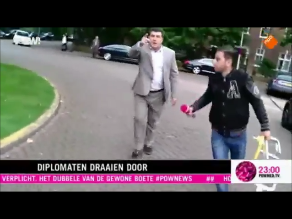 <a href="/KoningWww/">Max Koning</a> man beukt verslaggever geniaal!
