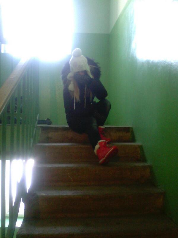 Antonina_rus's tweet photo. фото сессия в подъезде :D http://t.co/oXjclGWETo