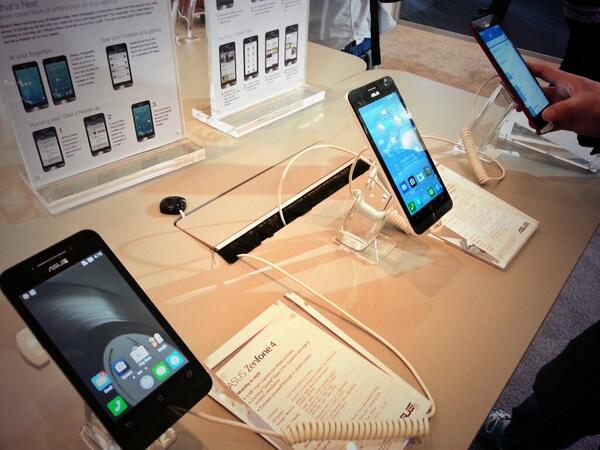 01net's tweet photo. Du plus petit au plus grand, tous les smartphones et phablettes Asus sont sur processeur Intel Atom. #01NetMWC http://t.co/lrMHMZ3F8S