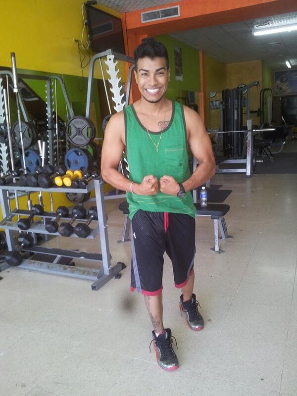 oyesabiasque's tweet photo. Sacando Músculos.
Miren como va el avance del entrenamiento de @MarvinVLM Ex de Vive La Música. Buen progreso. http://t.co/W65imCvgIv