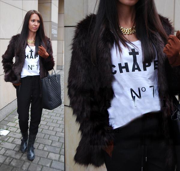 Tu_ModaOnline's tweet photo. Chaquetón de pelo 20 euros http://t.co/9bVZ2Coq0m