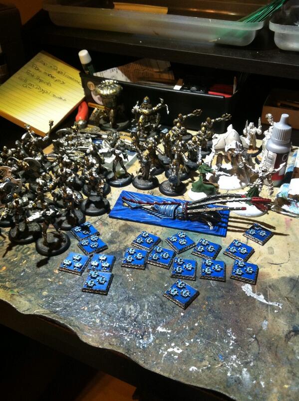 QuickworkMinis's tweet image. Pic of the workbench over the weekend