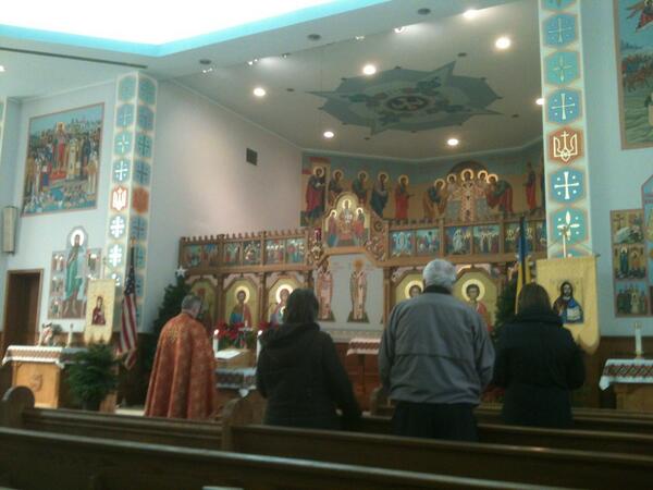 DesireeNJTV's tweet photo. Ukrainians in NJ pray for loved ones in their native country. http://t.co/PZ8z8u8X90